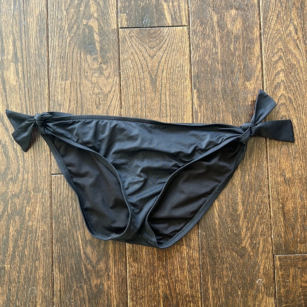 Mossimo black bikini swimsuit bottoms size M